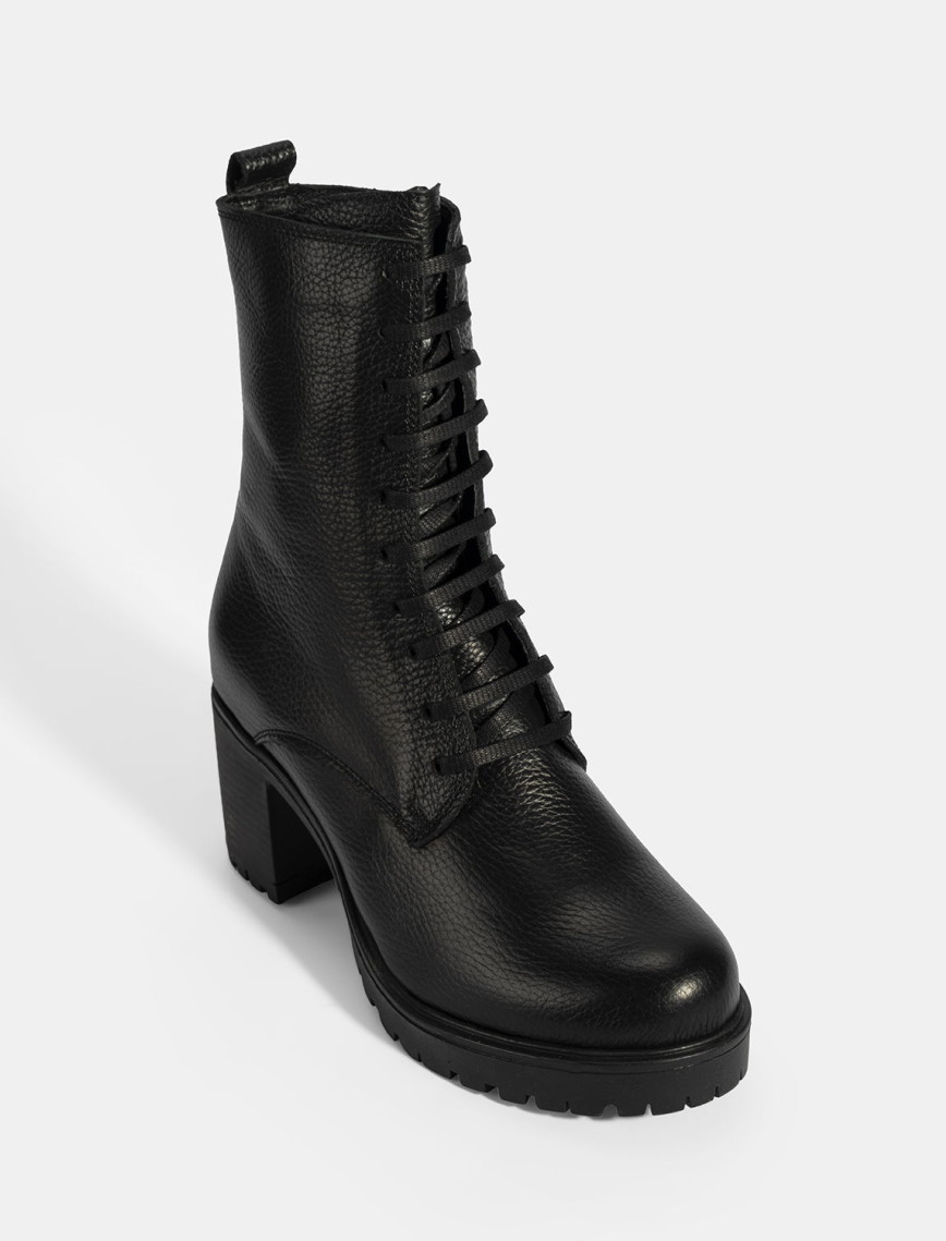 Kadın Siyah Bağcıklı Kalın Topuklu Deri Bot Kadın Siyah Bağcıklı Kalın Topuklu Deri Bot