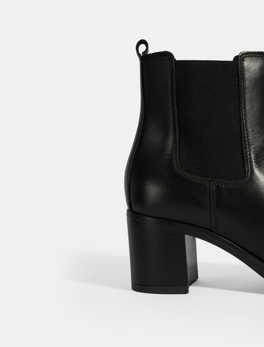 Kadın Siyah Lastikli Topuklu Deri Bot Kadın Siyah Lastikli Topuklu Deri Bot