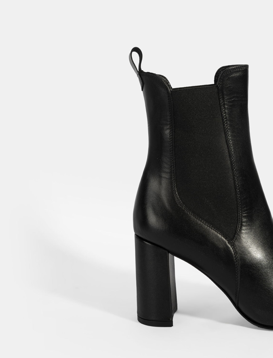 Kadın Siyah Lastikli Topuklu Deri Bot Kadın Siyah Lastikli Topuklu Deri Bot