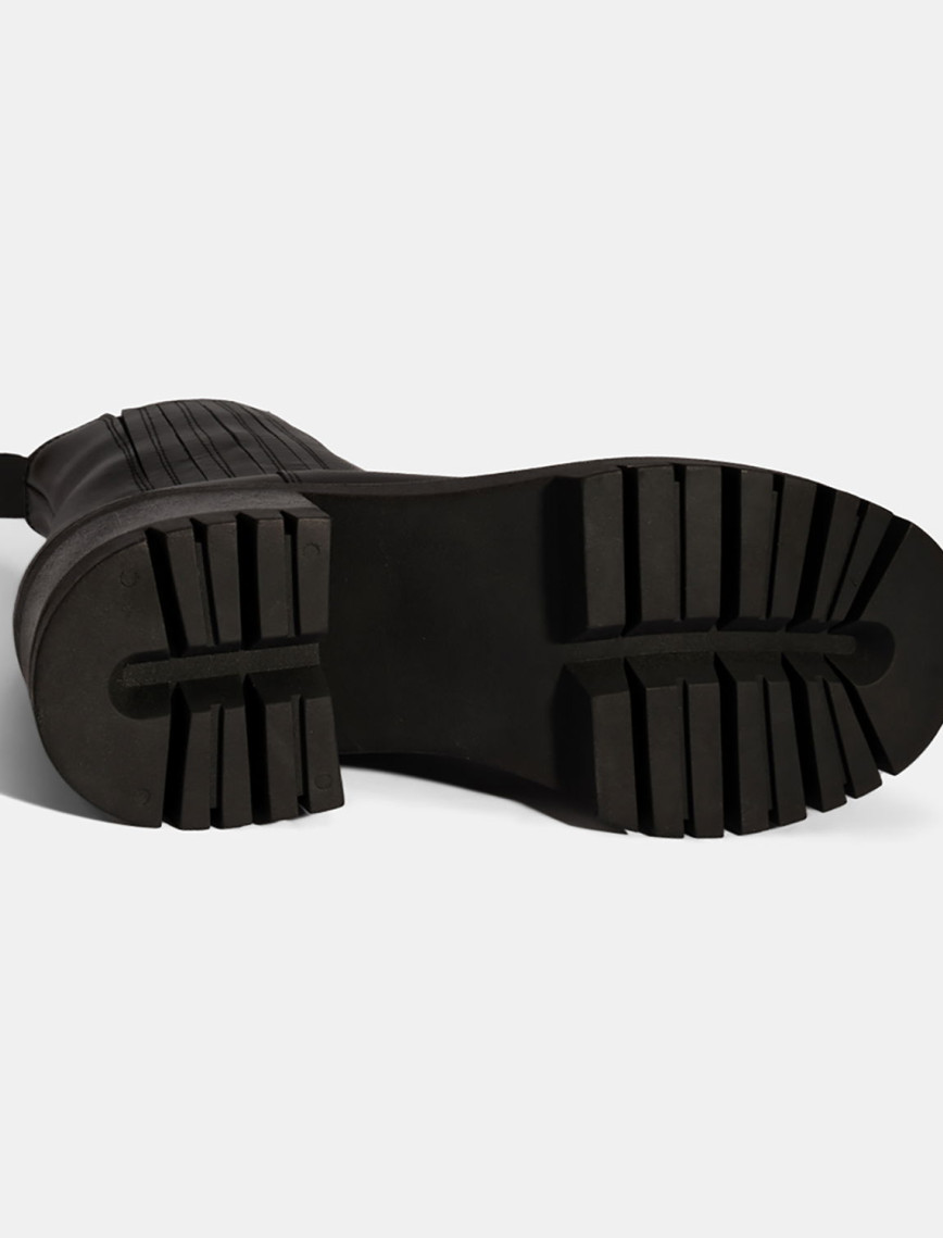 Kadın Siyah Lastikli Topuklu Deri Chelsea Bot Kadın Siyah Lastikli Topuklu Deri Chelsea Bot