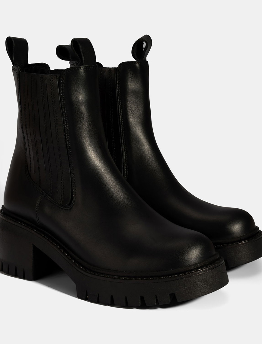 Kadın Siyah Lastikli Topuklu Deri Chelsea Bot Kadın Siyah Lastikli Topuklu Deri Chelsea Bot