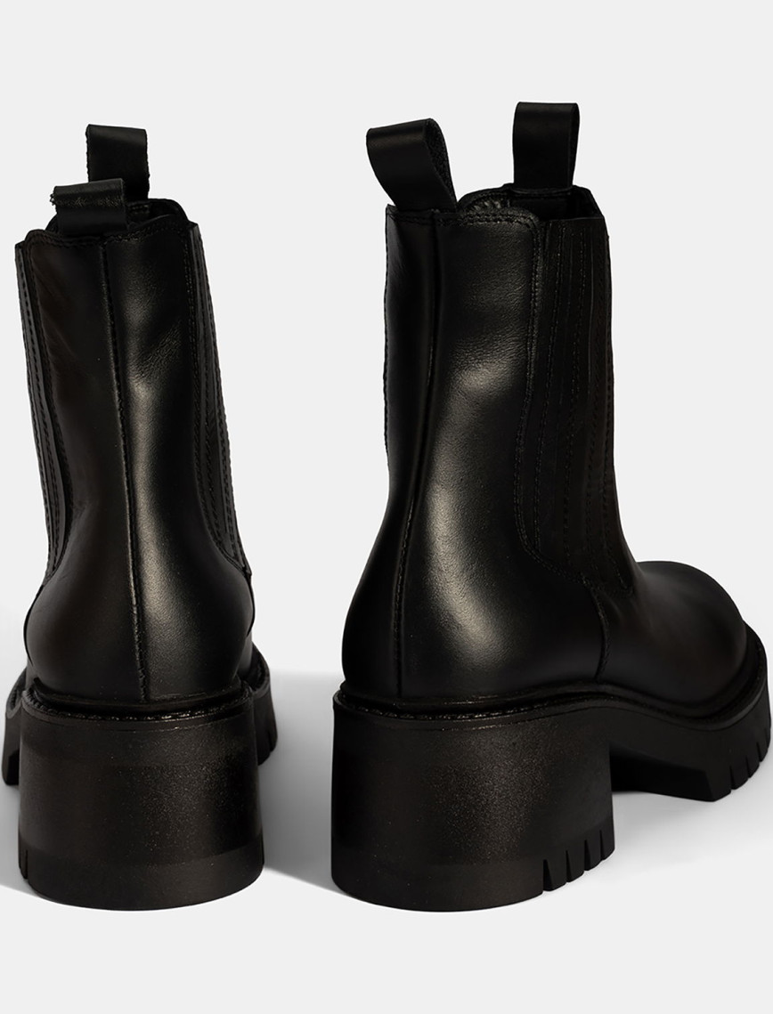 Kadın Siyah Lastikli Topuklu Deri Chelsea Bot Kadın Siyah Lastikli Topuklu Deri Chelsea Bot