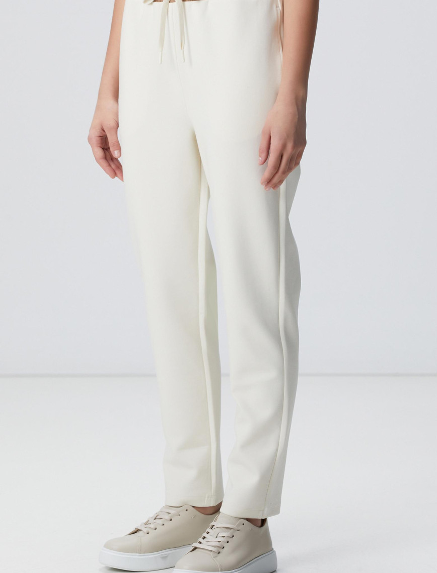 Network Kadın Kırık Beyaz N-Tech Dokuma Garnili Örme Eşofman Network Kadın Kırık Beyaz N-Tech Dokuma Garnili Örme Eşofman