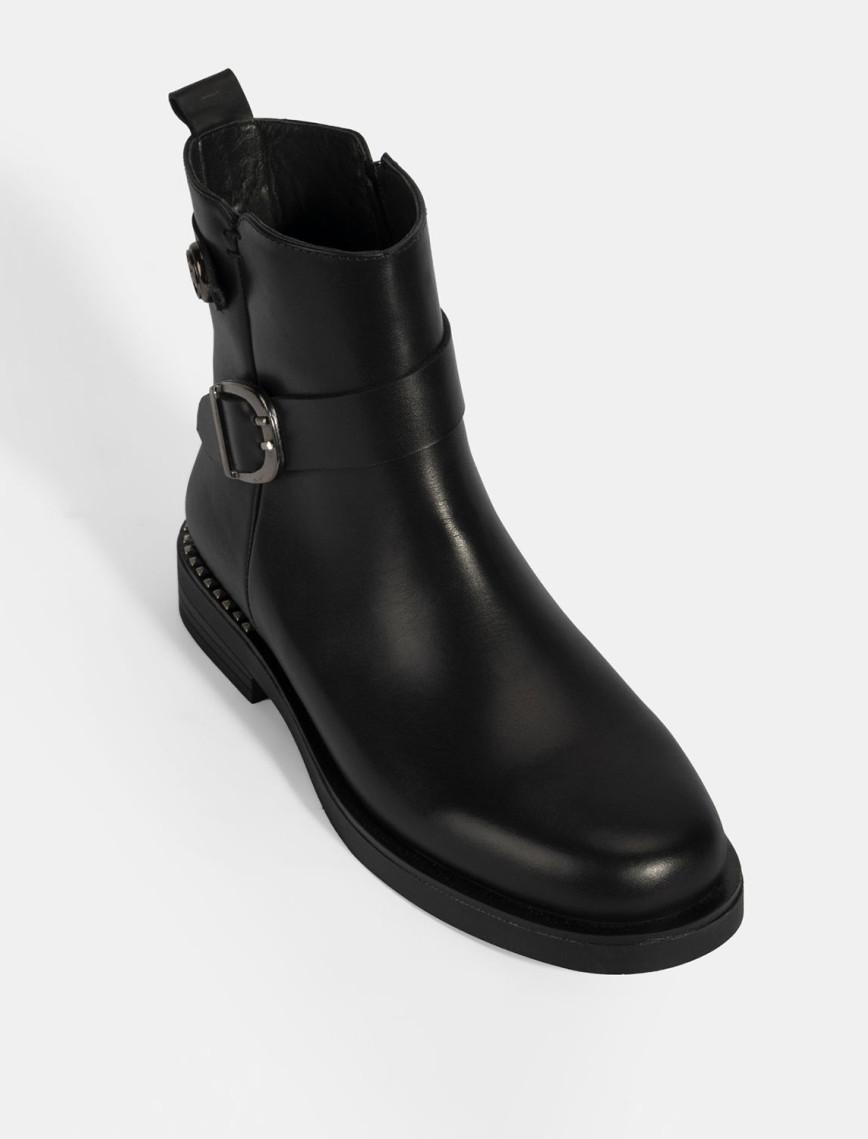 Kadın Siyah Metal Toka Detaylı Deri Bot Kadın Siyah Metal Toka Detaylı Deri Bot