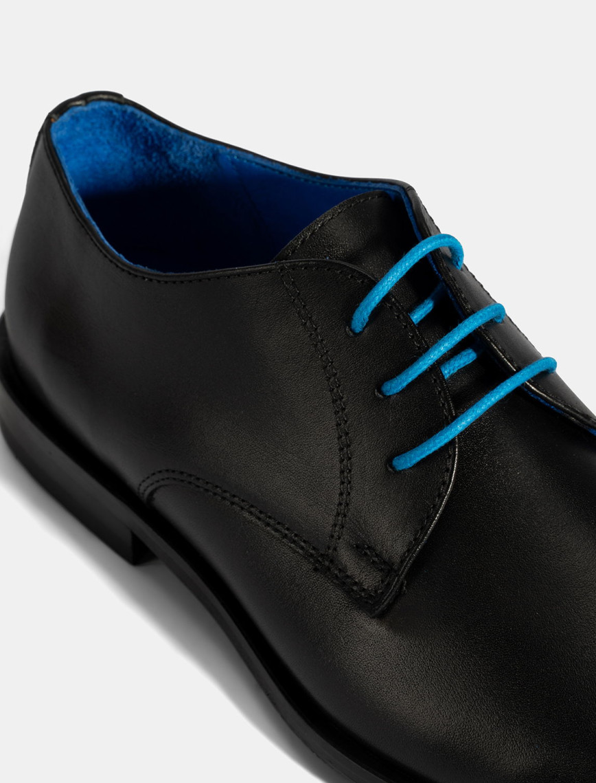 Kadın Siyah Mavi Bağcık Detaylı Deri Klasik Ayakkabı Kadın Siyah Mavi Bağcık Detaylı Deri Klasik Ayakkabı