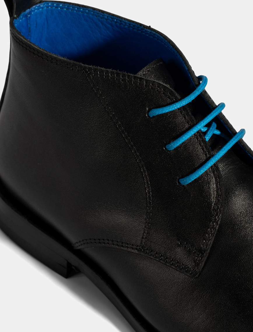 Kadın Siyah Mavi Bağcık Detaylı Deri Bot Kadın Siyah Mavi Bağcık Detaylı Deri Bot