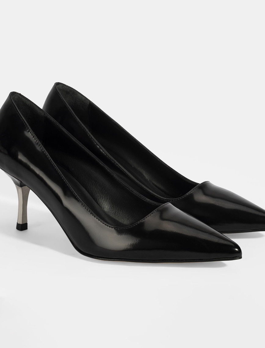 Kadın Siyah Metal Topuk Detaylı Rugan Abiye Ayakkabı Kadın Siyah Metal Topuk Detaylı Rugan Abiye Ayakkabı