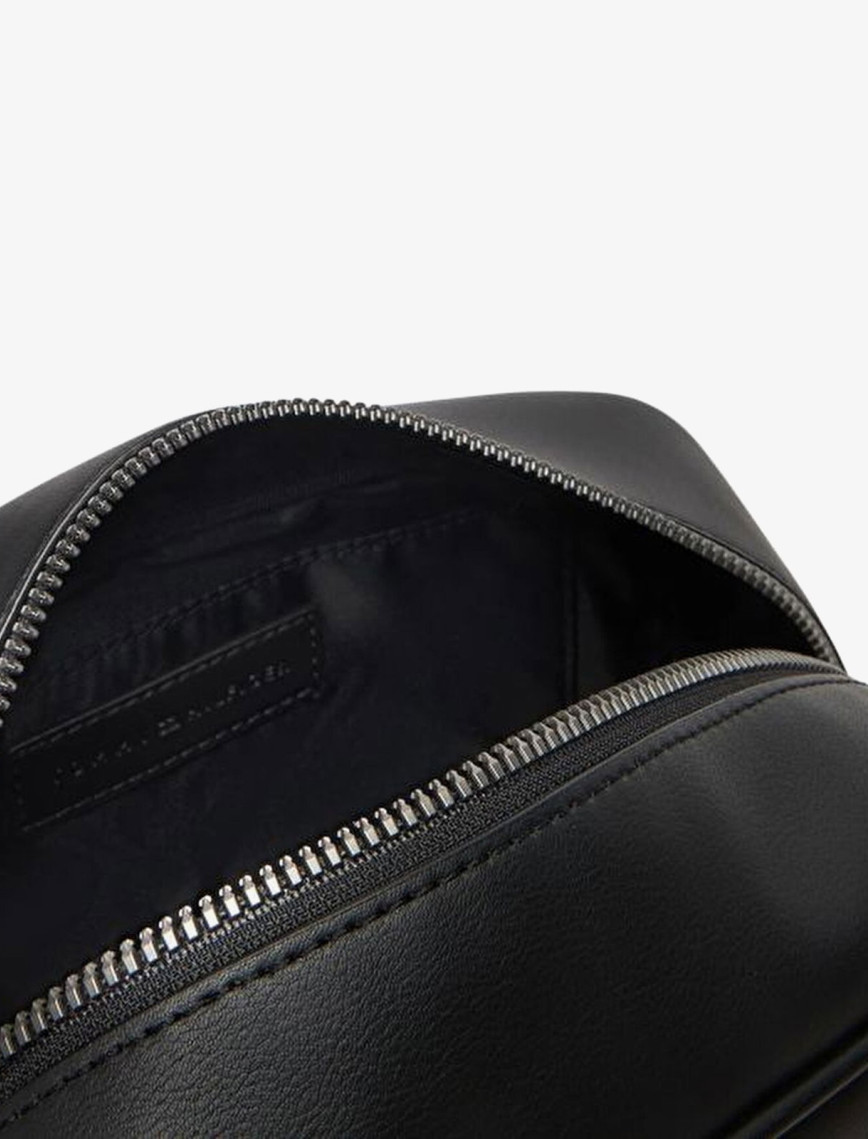 Tommy Hilfiger Monogram Erkek Siyah Tıraş Çantası Tommy Hilfiger Monogram Erkek Siyah Tıraş Çantası