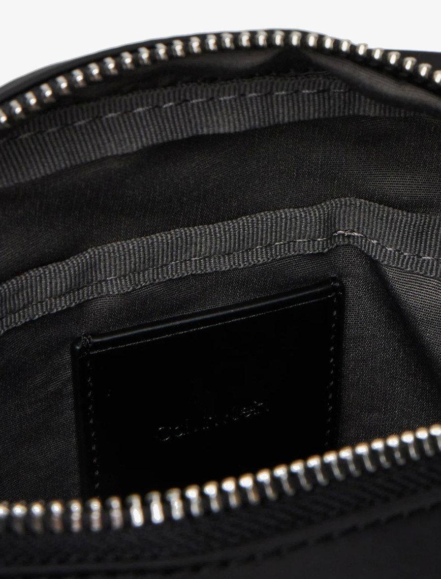 Calvin Klein Sleek Nylon Reporter Erkek Siyah El Çantası Calvin Klein Sleek Nylon Reporter Erkek Siyah El Çantası