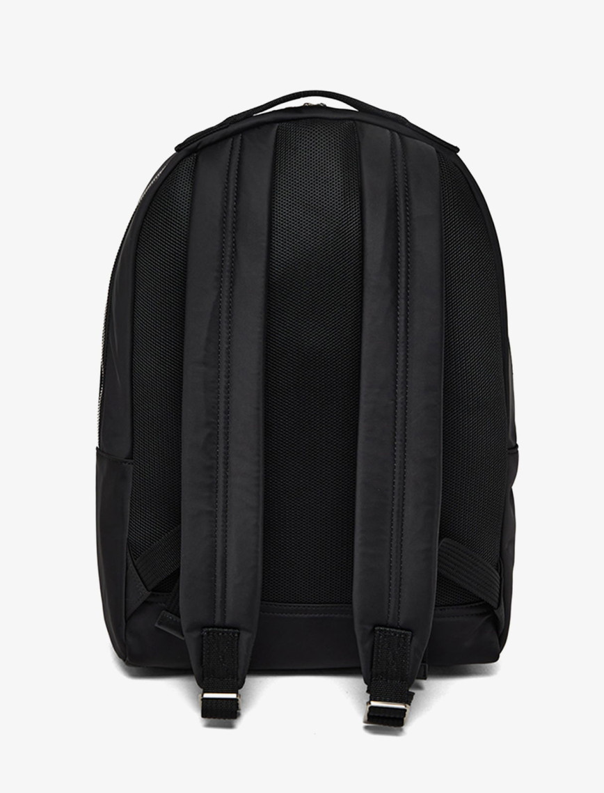 Calvin Klein Sleek Nylon Erkek Siyah Sırt Çantası Calvin Klein Sleek Nylon Erkek Siyah Sırt Çantası