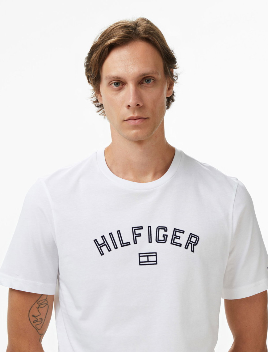 Tommy Hilfiger Flock Erkek Beyaz T-Shirt Tommy Hilfiger Flock Erkek Beyaz T-Shirt