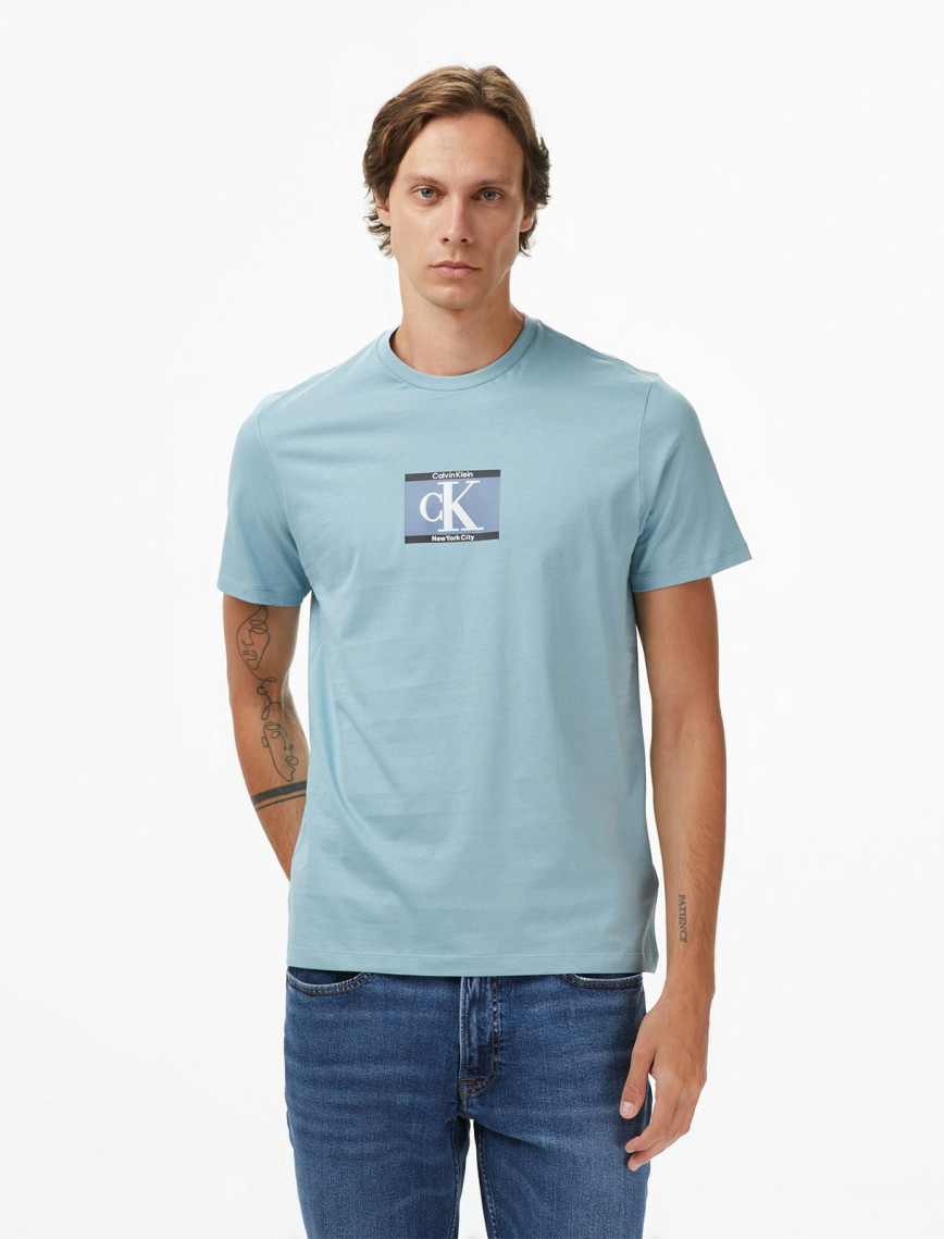 Calvin Klein Box Tape Graphic Erkek Beyaz T-Shirt Calvin Klein Box Tape Graphic Erkek Beyaz T-Shirt