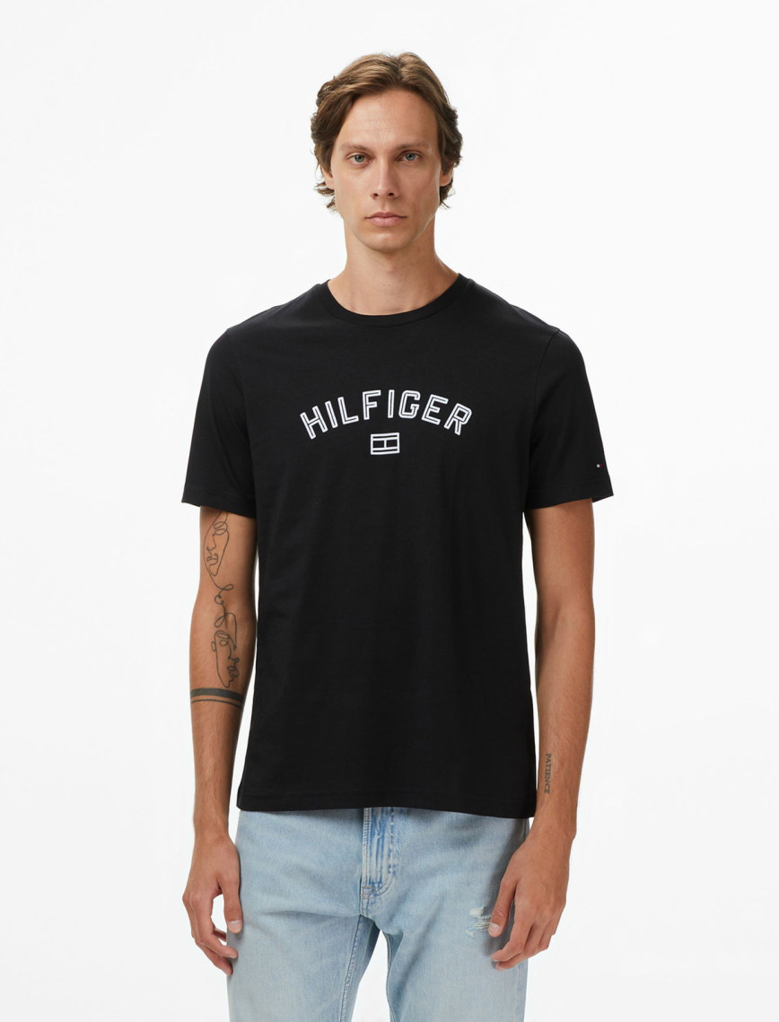 Tommy Hilfiger Flock Varsity Erkek Siyah T-Shirt Tommy Hilfiger Flock Varsity Erkek Siyah T-Shirt