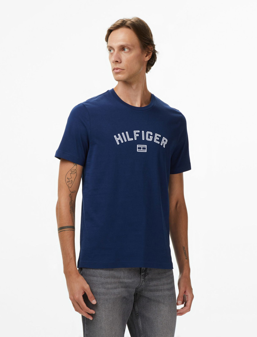 Tommy Hilfiger Flock Varsity Erkek Siyah T-Shirt Tommy Hilfiger Flock Varsity Erkek Siyah T-Shirt