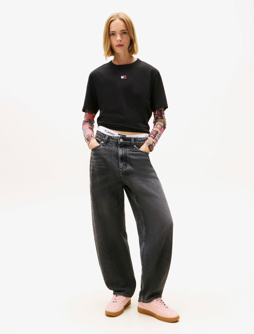 Tommy Jeans Badge Kadın Siyah T-Shirt Tommy Jeans Badge Kadın Siyah T-Shirt