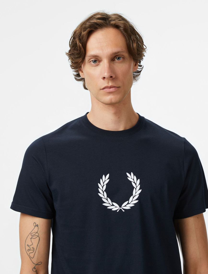 Fred Perry Flocked Laurel Wreath Gra Erkek Lacivert T-Shirt Fred Perry Flocked Laurel Wreath Gra Erkek Lacivert T-Shirt