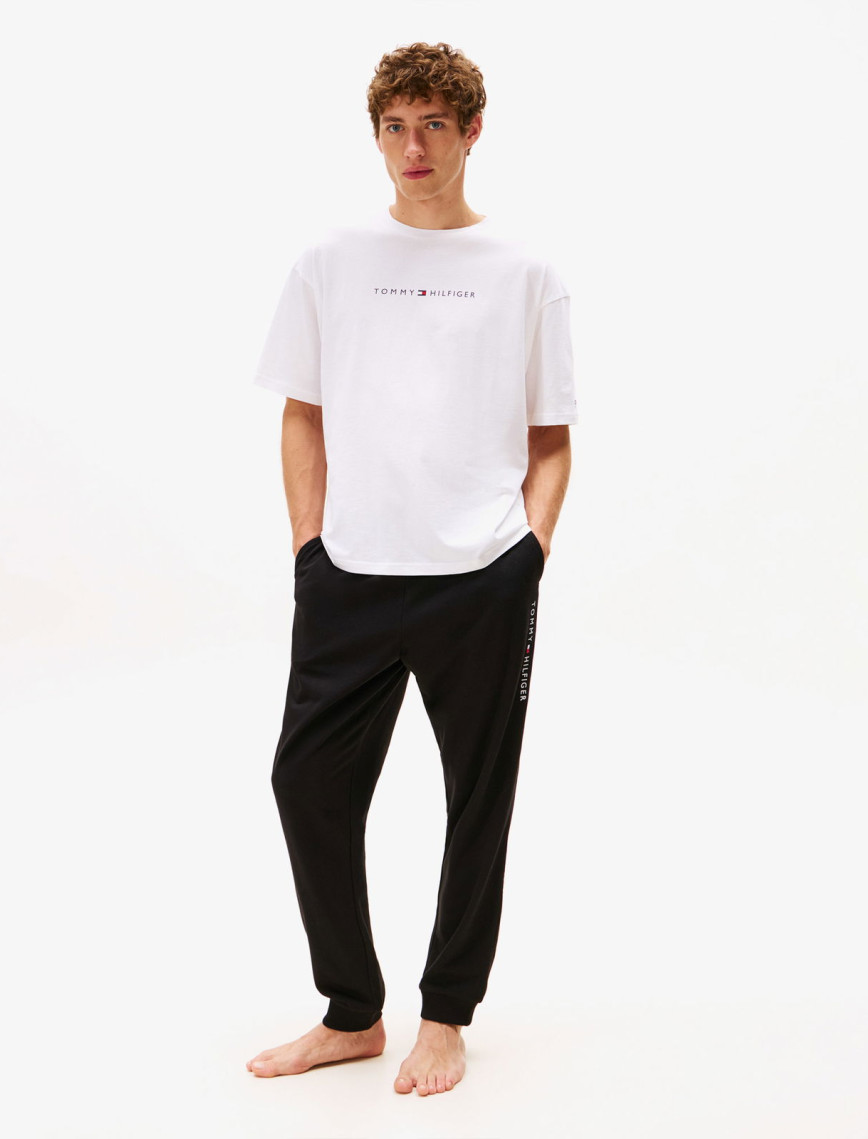 Tommy Hilfiger Logo Erkek Beyaz T-Shirt Tommy Hilfiger Logo Erkek Beyaz T-Shirt