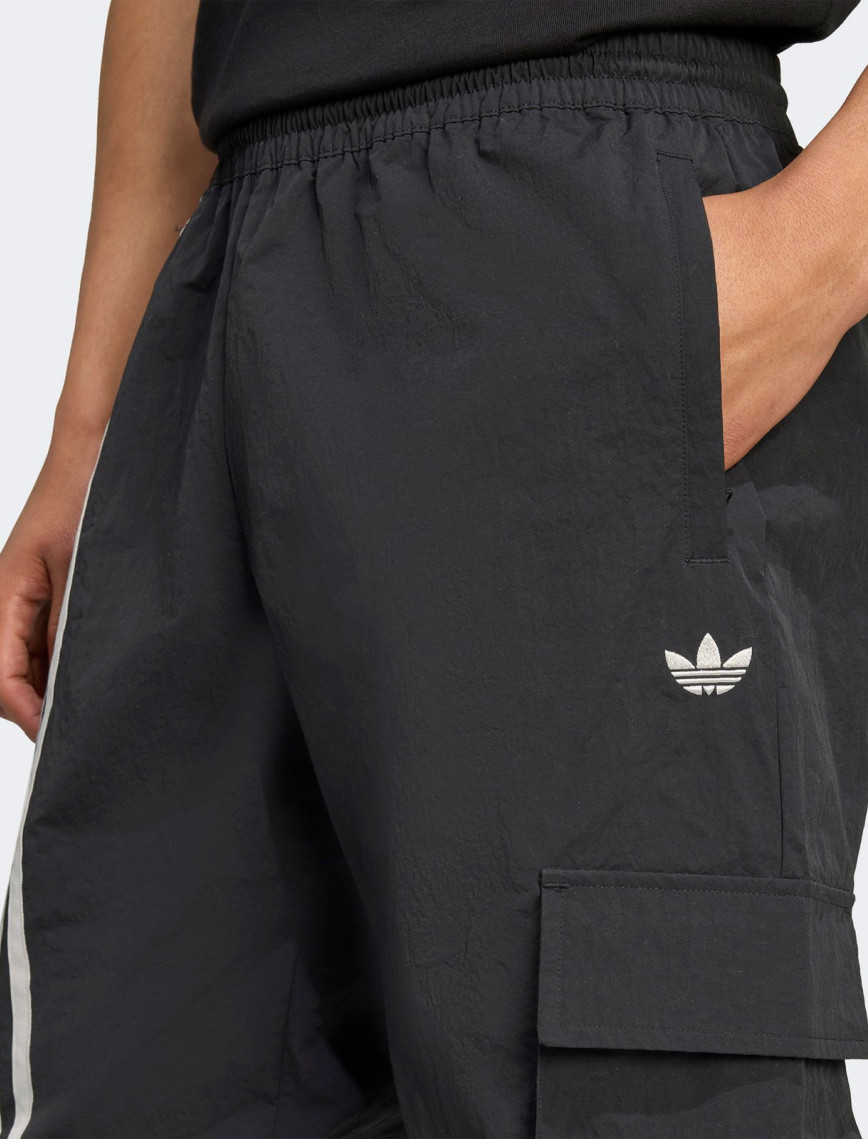 adidas Front Stripes Woven Kargo Erkek Siyah Eşofman Altı adidas Front Stripes Woven Kargo Erkek Siyah Eşofman Altı