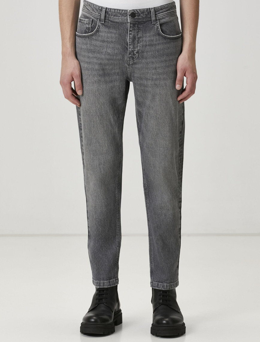 Beymen Club Erkek Gri Yıkamalı Tapered Fit Jean Pantolon Beymen Club Erkek Gri Yıkamalı Tapered Fit Jean Pantolon