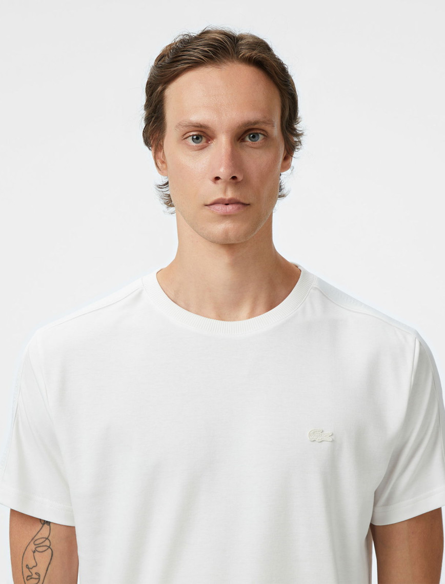 Lacoste Erkek Oversize Fit Bisiklet Yaka Beyaz T-Shirt Lacoste Erkek Oversize Fit Bisiklet Yaka Beyaz T-Shirt