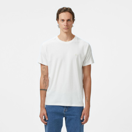 Lacoste Erkek Oversize Fit Bisiklet Yaka Beyaz T-Shirt Lacoste Erkek Oversize Fit Bisiklet Yaka Beyaz T-Shirt