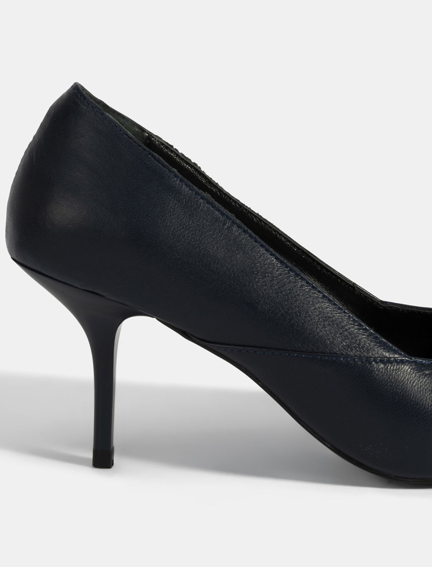 Kadın Lacivert Deri Topuklu Klasik Ayakkabı Kadın Lacivert Deri Topuklu Klasik Ayakkabı