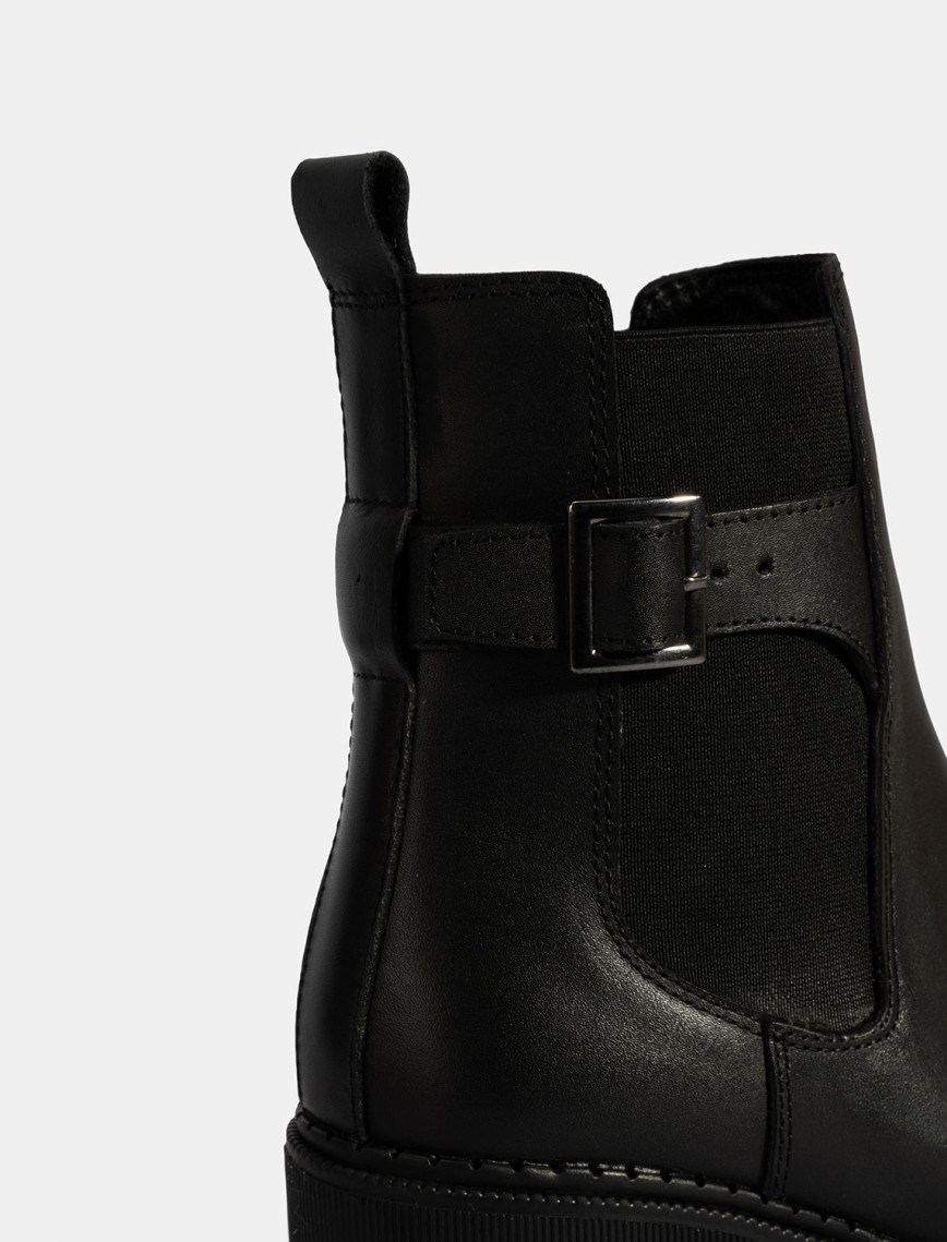 Kadın Siyah Metal Toka Detaylı Topuklu Bot Kadın Siyah Metal Toka Detaylı Topuklu Bot