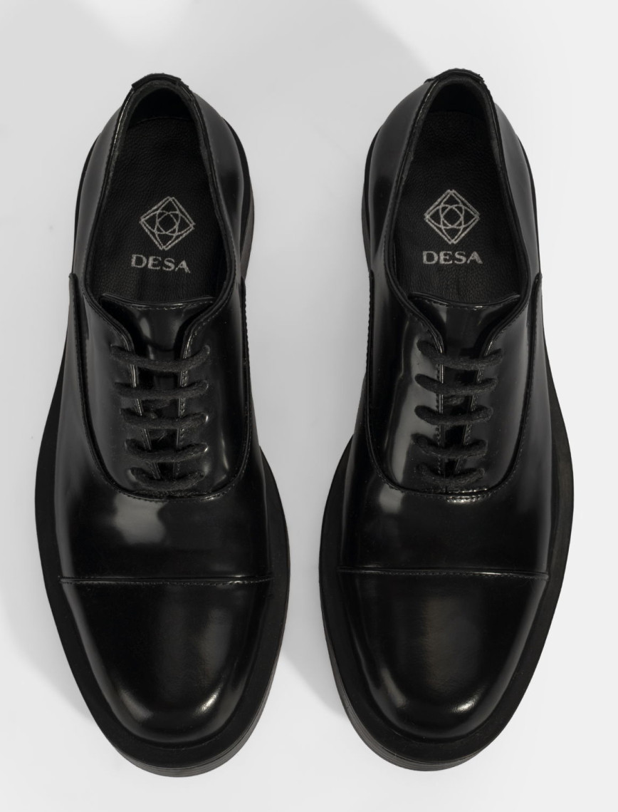 Kadın Siyah Bağcıklı Klasik Deri Ayakkabı Kadın Siyah Bağcıklı Klasik Deri Ayakkabı