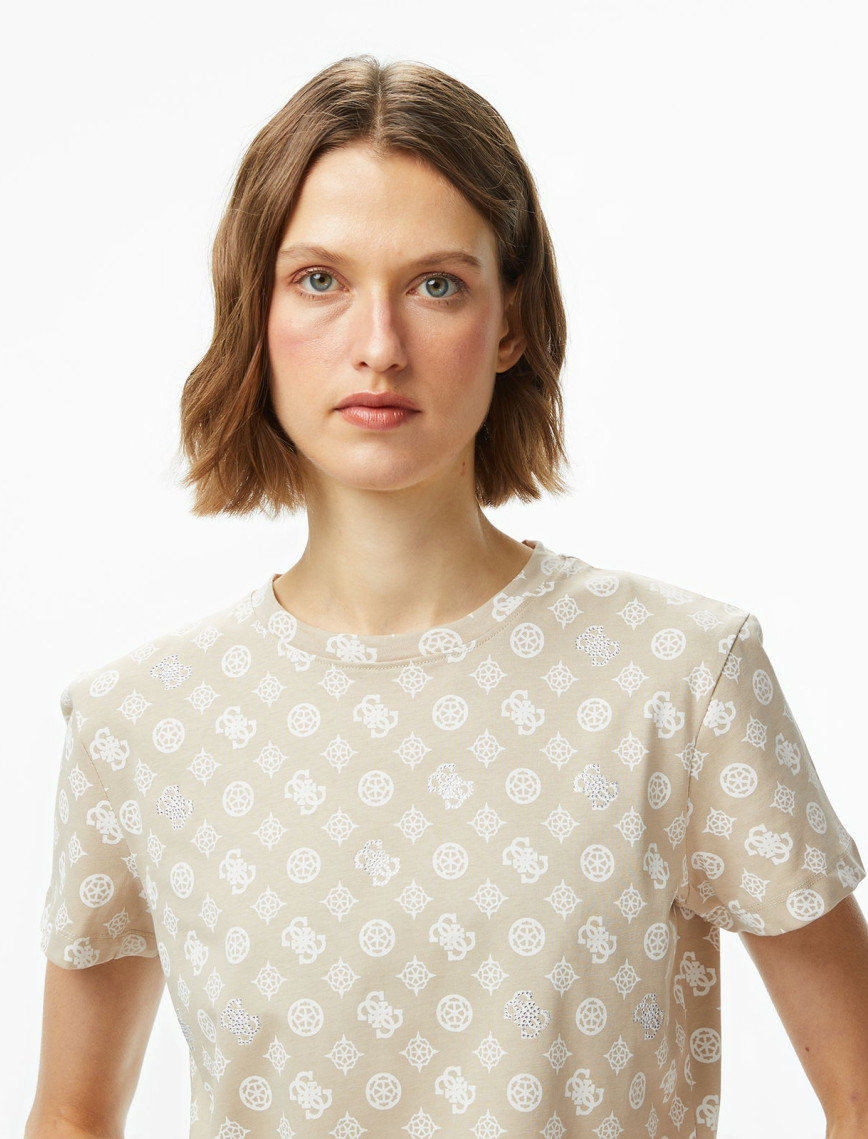 Guess Gloria Regular Fit Kadın Krem T-Shirt Guess Gloria Regular Fit Kadın Krem T-Shirt