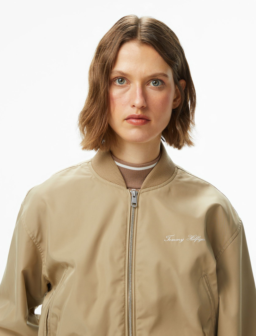 Tommy Hilfiger Nylon Regular Cropped Kadın Bej Bomber Ceket Tommy Hilfiger Nylon Regular Cropped Kadın Bej Bomber Ceket