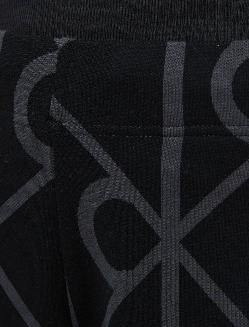 Calvin Klein Emblem Jacquard Kadın Siyah Eşofman Altı Calvin Klein Emblem Jacquard Kadın Siyah Eşofman Altı