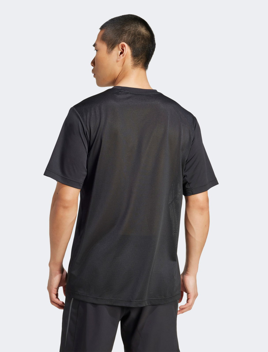 adidas Tech Apparel Graphic Erkek Siyah T-Shirt adidas Tech Apparel Graphic Erkek Siyah T-Shirt