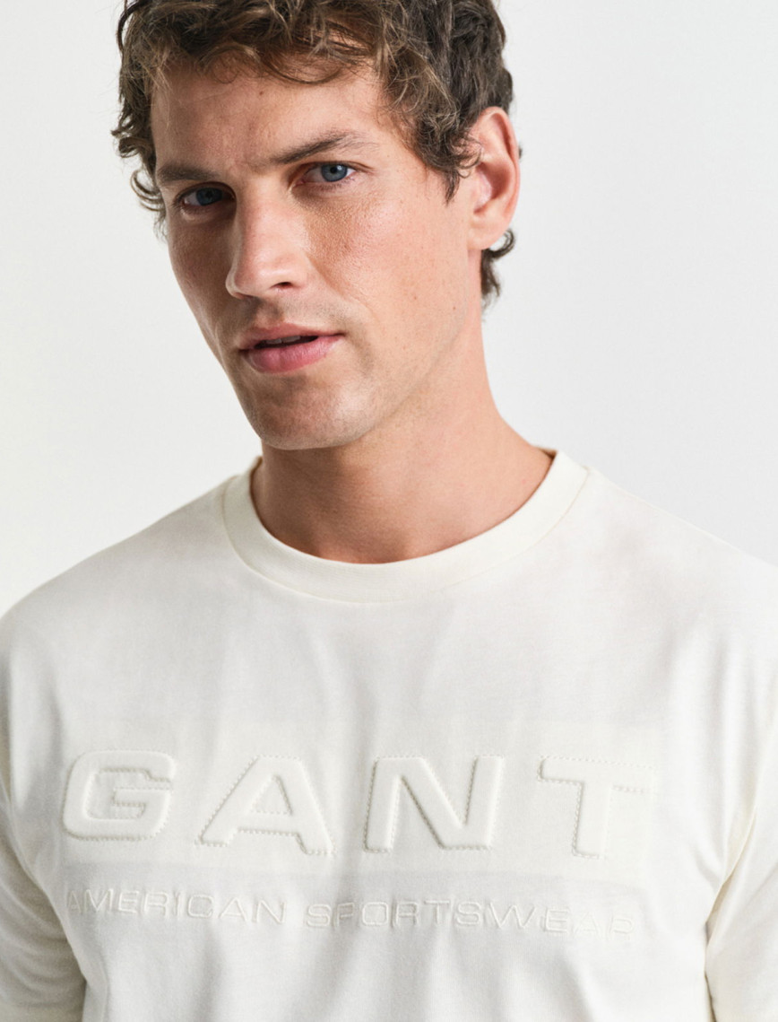 GANT Erkek Krem Regular Fit Bisiklet Yaka Logolu T-Shirt GANT Erkek Krem Regular Fit Bisiklet Yaka Logolu T-Shirt