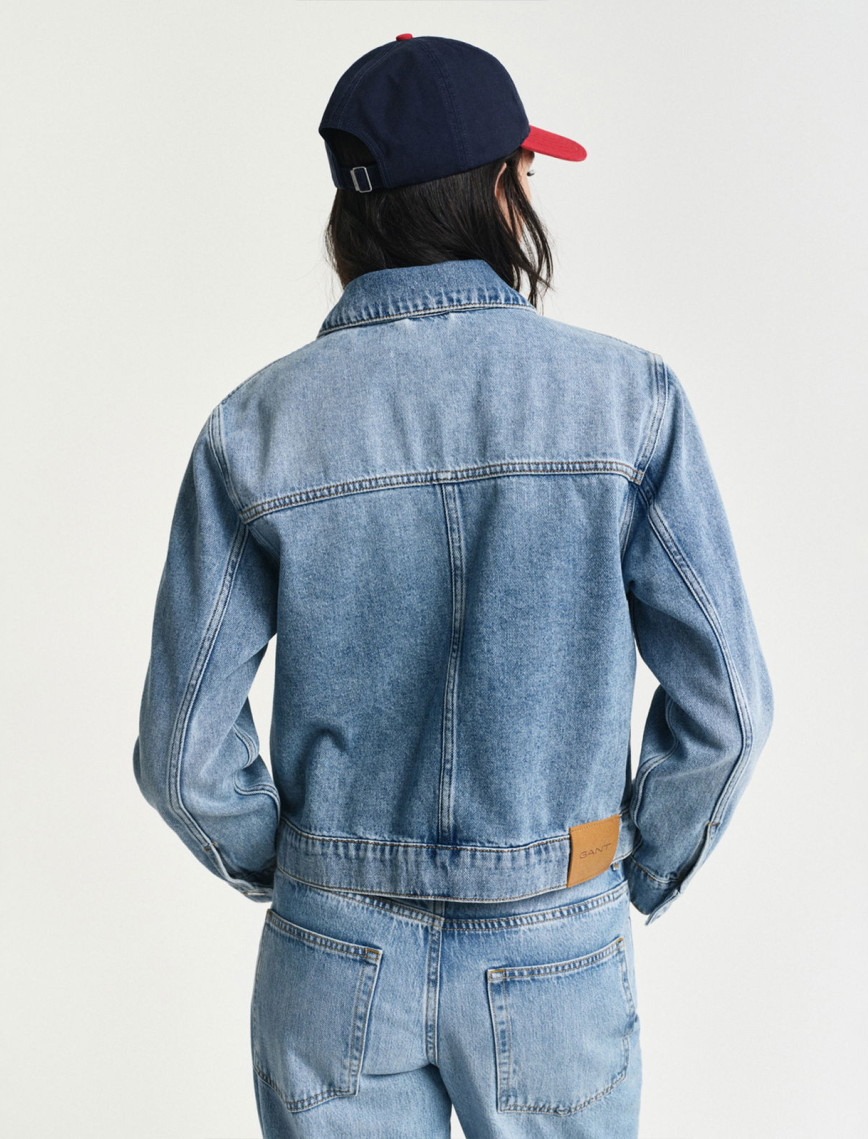 GANT Kadın Mavi Regular Fit Klasik Yaka Denim Ceket GANT Kadın Mavi Regular Fit Klasik Yaka Denim Ceket