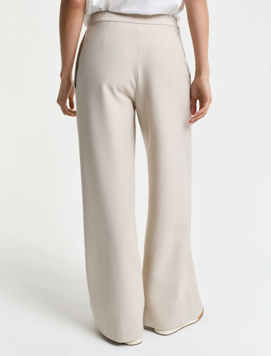 GANT Kadın Bej Straight Fit Pantolon GANT Kadın Bej Straight Fit Pantolon