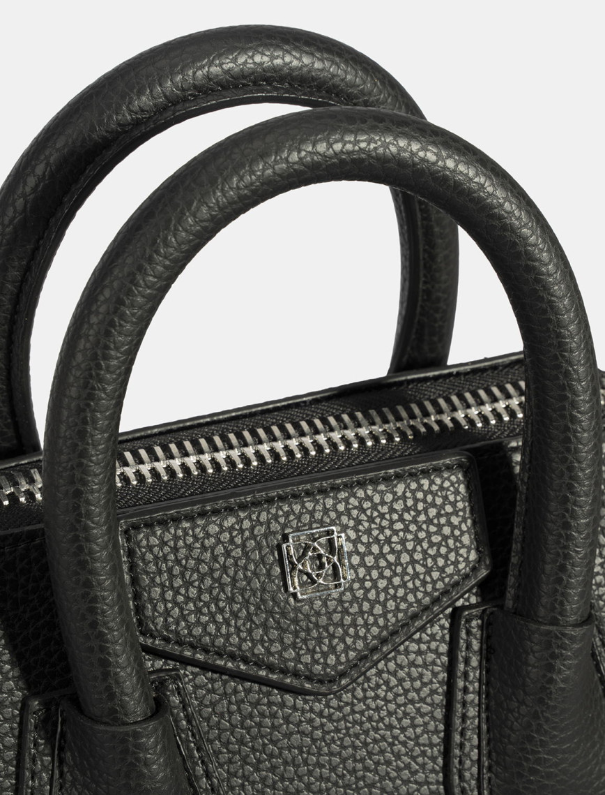 Kadın Siyah Omuz Askılı Mini El Çantası Kadın Siyah Omuz Askılı Mini El Çantası