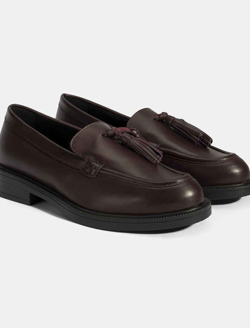 Kadın Siyah Püskül Detaylı Deri Loafer Kadın Siyah Püskül Detaylı Deri Loafer