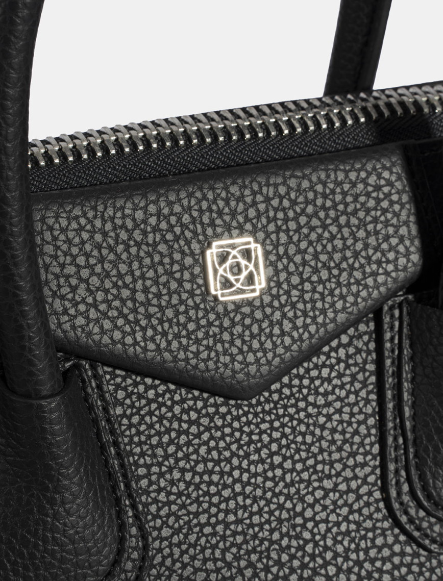 Kadın Siyah Omuz Askılı El Çantası Kadın Siyah Omuz Askılı El Çantası