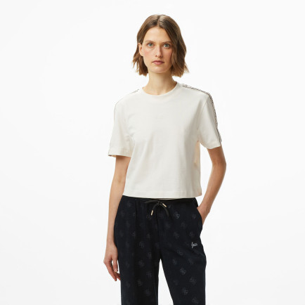 Guess Britney Crop Kadın Krem Rengi T-Shirt Guess Britney Crop Kadın Krem Rengi T-Shirt