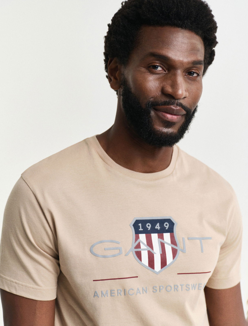 GANT Erkek Bej Regular Fit Bisiklet Yaka Logolu T-Shirt GANT Erkek Bej Regular Fit Bisiklet Yaka Logolu T-Shirt