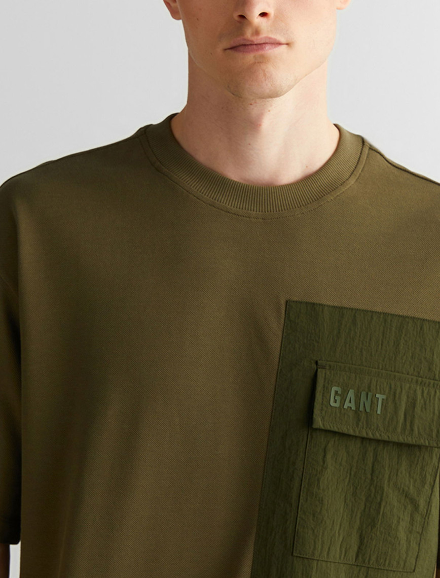 GANT Erkek Yeşil Relaxed Fit Bisiklet Yaka Logolu T-Shirt GANT Erkek Yeşil Relaxed Fit Bisiklet Yaka Logolu T-Shirt