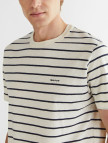GANT Erkek Krem Regular Fit Bisiklet Yaka Çizgili T-Shirt GANT Erkek Krem Regular Fit Bisiklet Yaka Çizgili T-Shirt