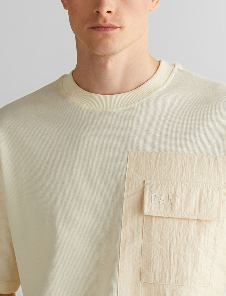 GANT Erkek Krem Relaxed Fit Bisiklet Yaka Logolu T-Shirt GANT Erkek Krem Relaxed Fit Bisiklet Yaka Logolu T-Shirt