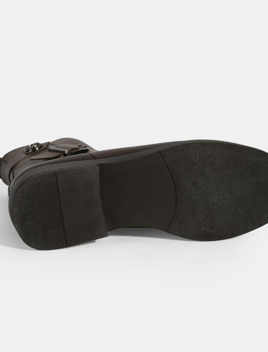 Kadın Kahve Metal Toka Detaylı Deri Bot Kadın Kahve Metal Toka Detaylı Deri Bot