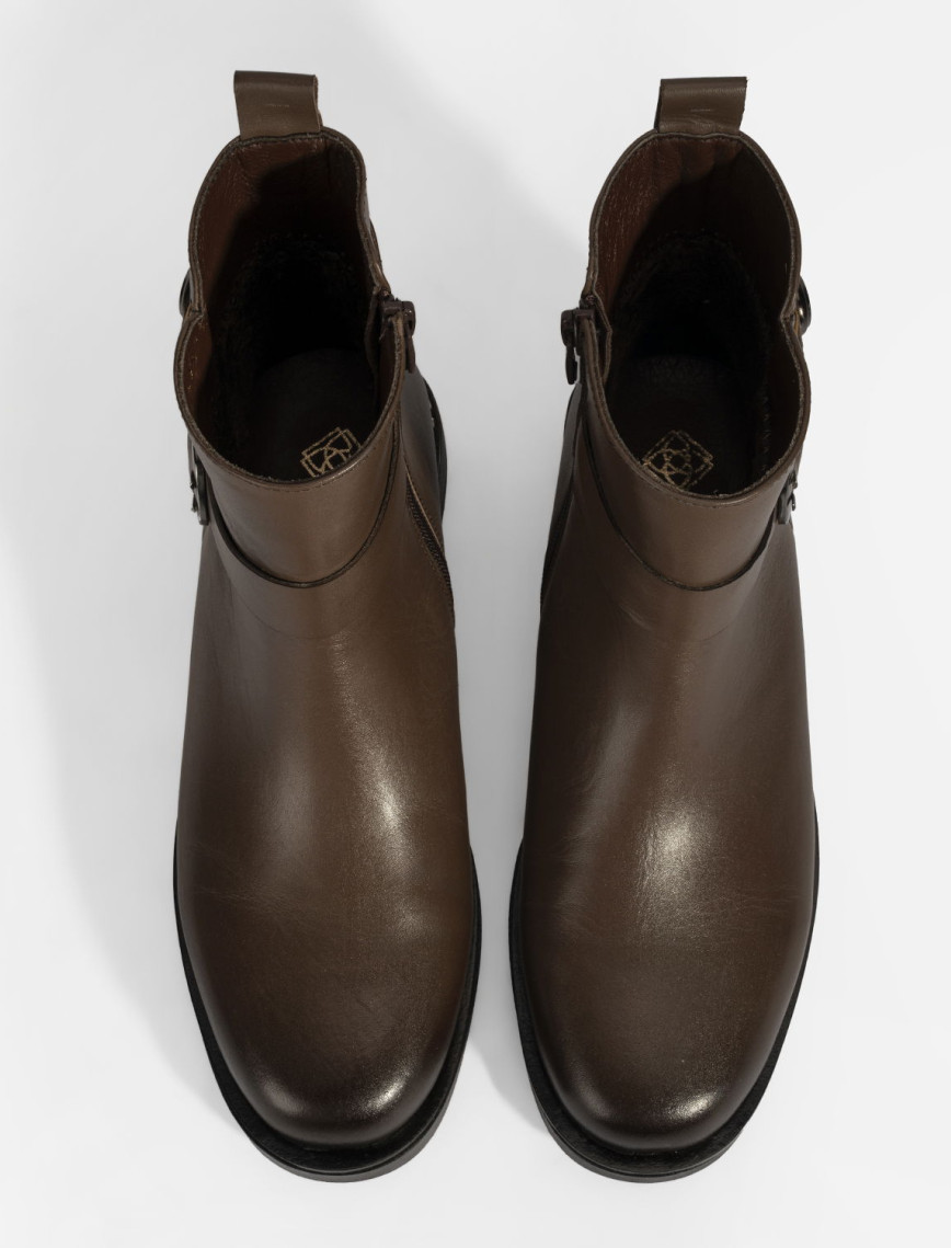 Kadın Kahve Metal Toka Detaylı Deri Bot Kadın Kahve Metal Toka Detaylı Deri Bot