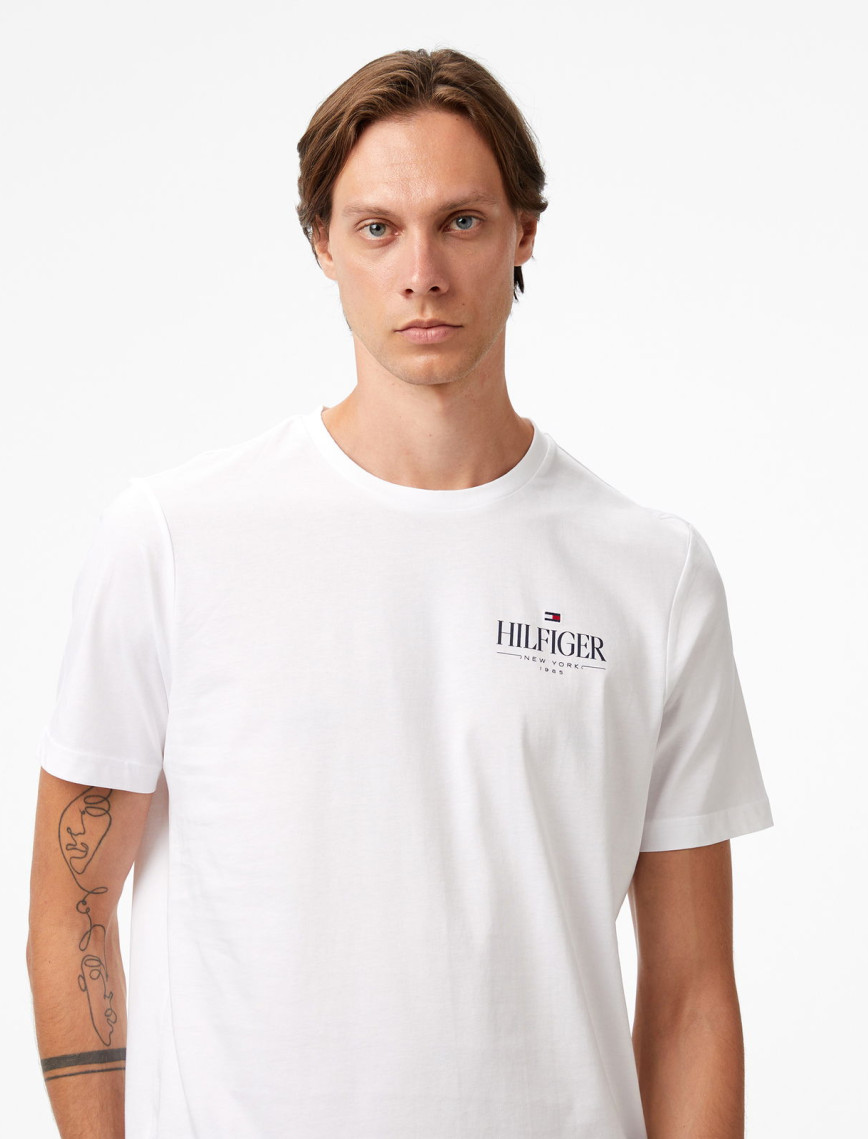 Tommy Hilfiger Stack Erkek Beyaz T-Shirt Tommy Hilfiger Stack Erkek Beyaz T-Shirt