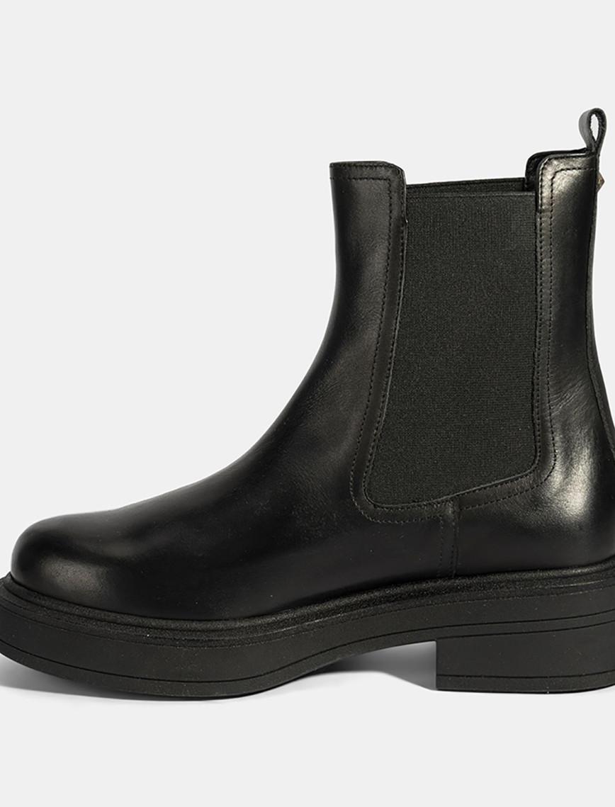 Kadın Siyah Lastikli Deri Chelsea Bot Kadın Siyah Lastikli Deri Chelsea Bot