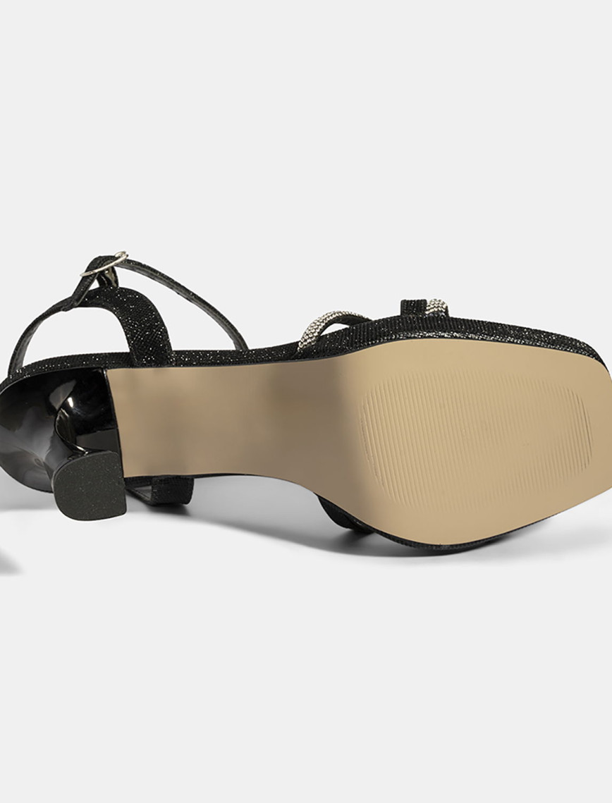 Kadın Siyah Ayarlanabilir Tokalı Taşlı Topuklu Abiye Sandalet Kadın Siyah Ayarlanabilir Tokalı Taşlı Topuklu Abiye Sandalet