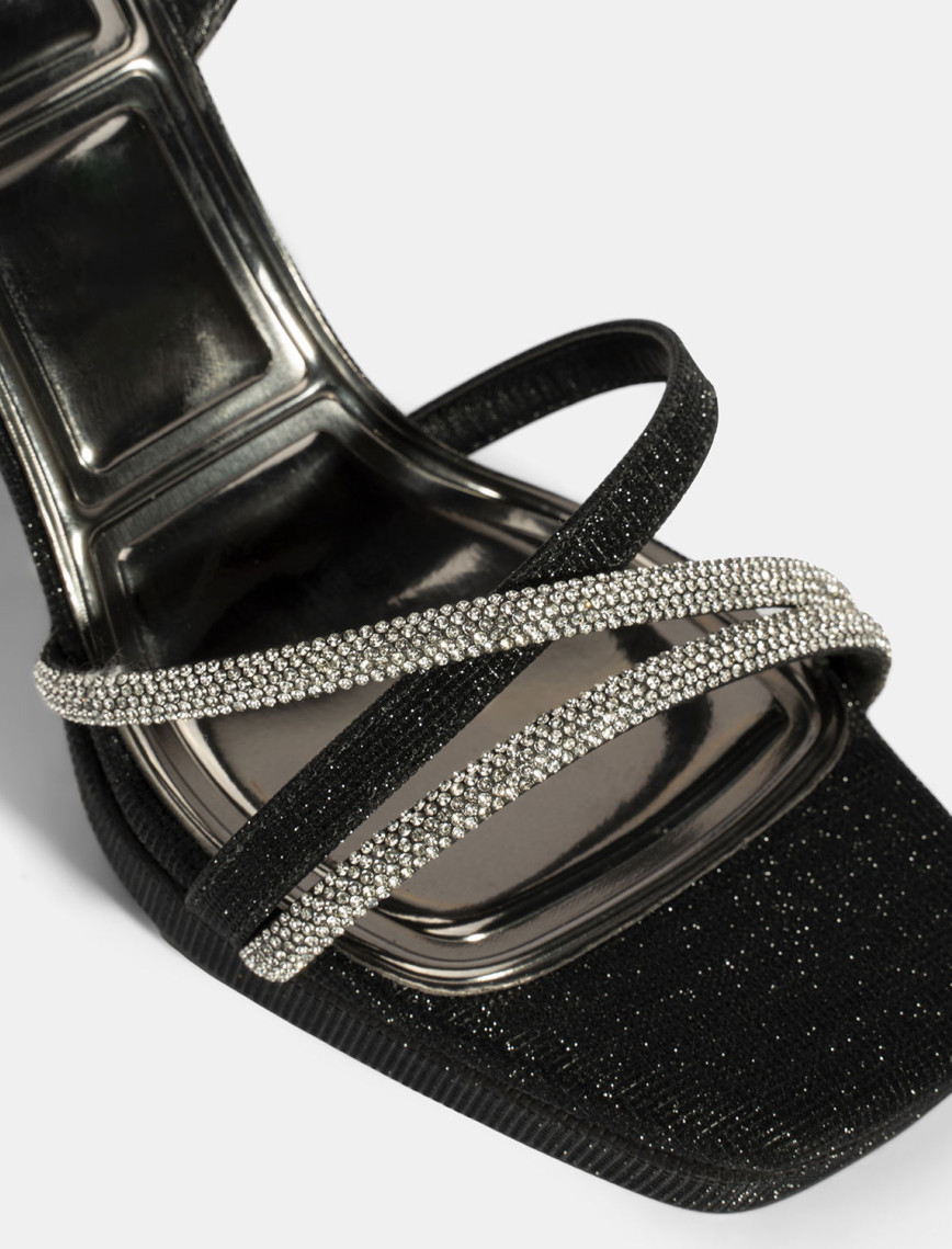 Kadın Siyah Ayarlanabilir Tokalı Taşlı Topuklu Abiye Sandalet Kadın Siyah Ayarlanabilir Tokalı Taşlı Topuklu Abiye Sandalet