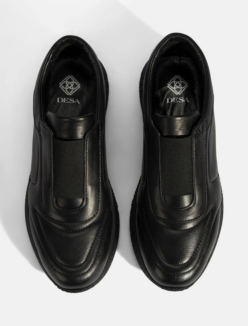 Kadın Siyah Lastikli Deri Spor Ayakkabı Kadın Siyah Lastikli Deri Spor Ayakkabı